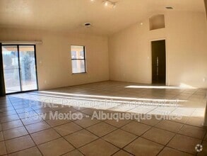 Building Photo - 4905 Kingsway Dr