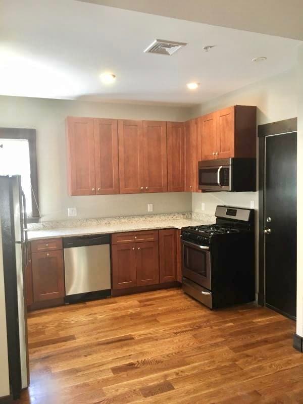 Building Photo - 46 Creighton St