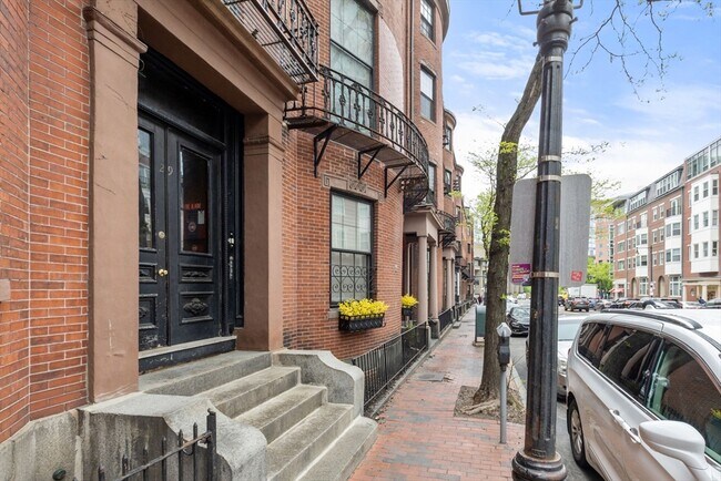 Building Photo - 27 Bowdoin St