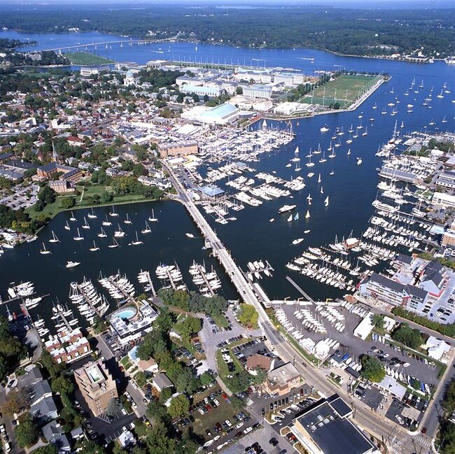 Building Photo - 908 Berwick Dr