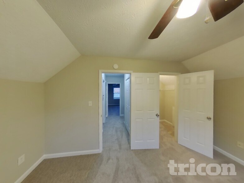 Building Photo - 4737 Cedar Lake Dr SE