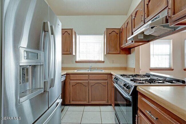 Building Photo - 1747 Leroy Bonse Dr