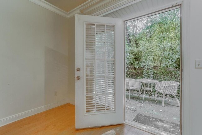 Building Photo - 2800 Belle Chase Ln