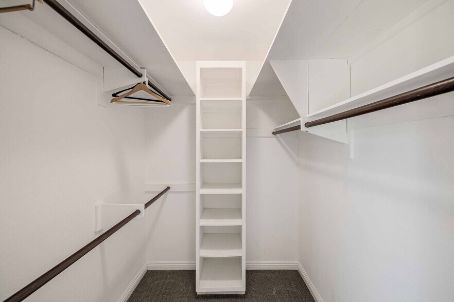 Building Photo - 650 The Village