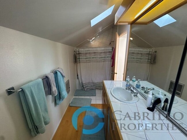 Building Photo - 2620 Deerpark Dr