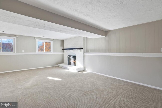 Building Photo - 10622 Cavalcade St