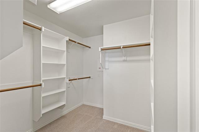 Building Photo - 2655 Lake Ridge Dr
