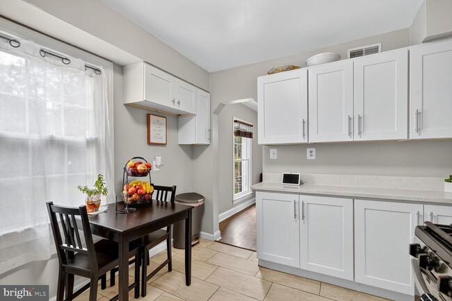 Building Photo - 9824 Old Fort Rd