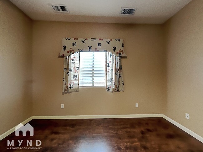 Building Photo - 231 W Flamingo Dr