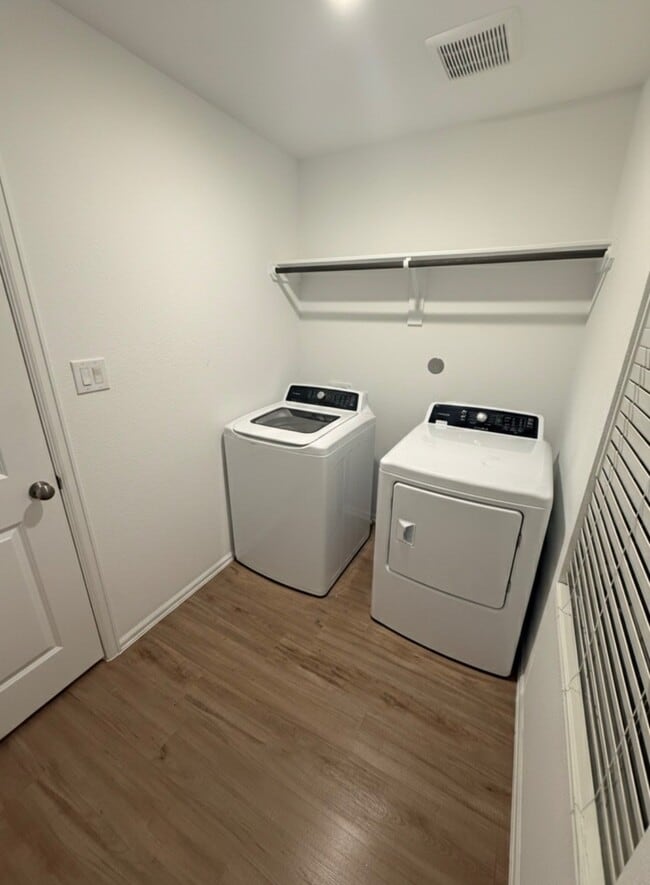 Building Photo - 2225 Still Bend Ln