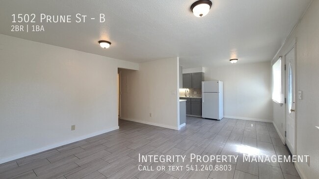 Building Photo - 1502 Prune St