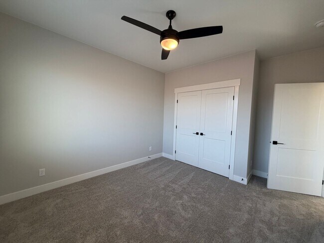 Building Photo - 608 Hemsworth Ln