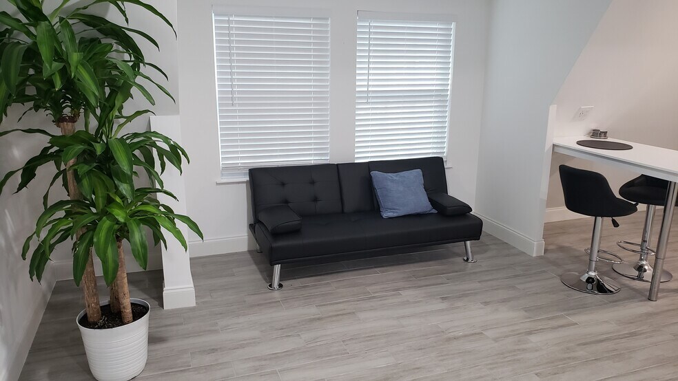 Building Photo - 4265 Parnell Rd