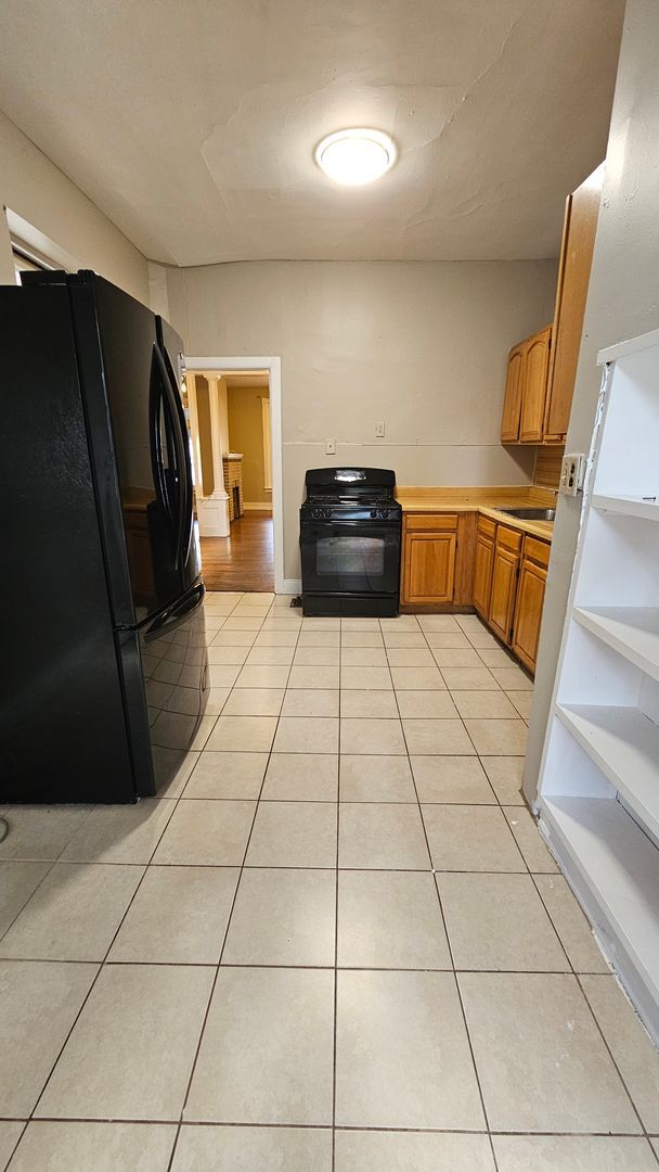 Building Photo - Refreshed 3 BR Home in Southwest Philly