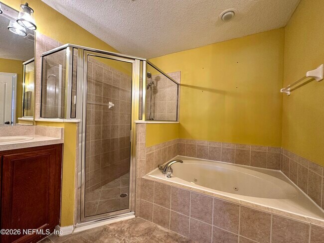 Building Photo - 7209 Rose Creek Ln