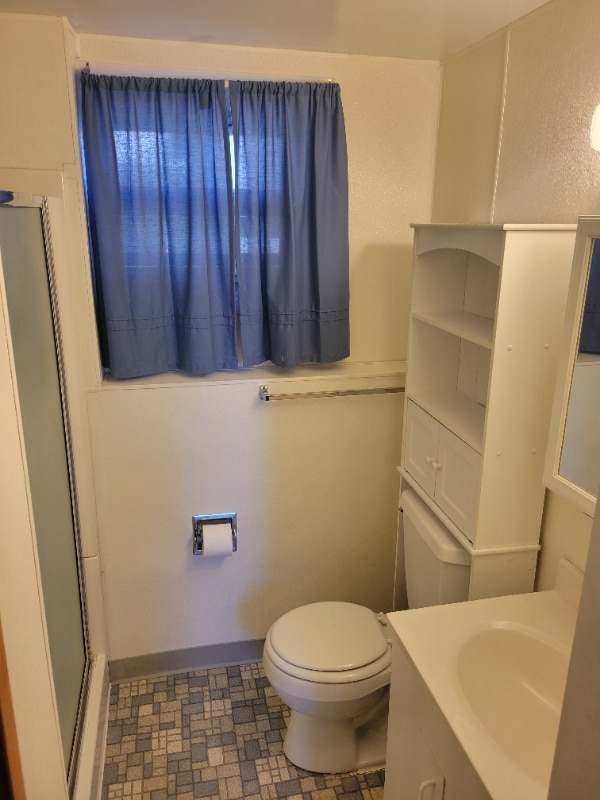 Building Photo - 1127 Ave C NW