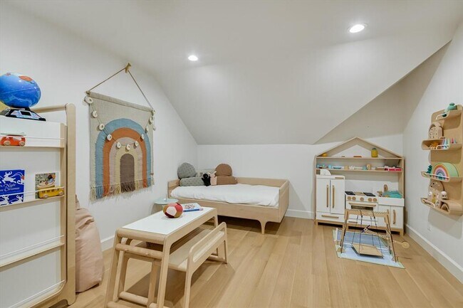 Building Photo - 5101 Cuesta Verde