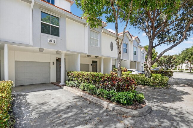 Building Photo - 2032 Alta Meadows Ln