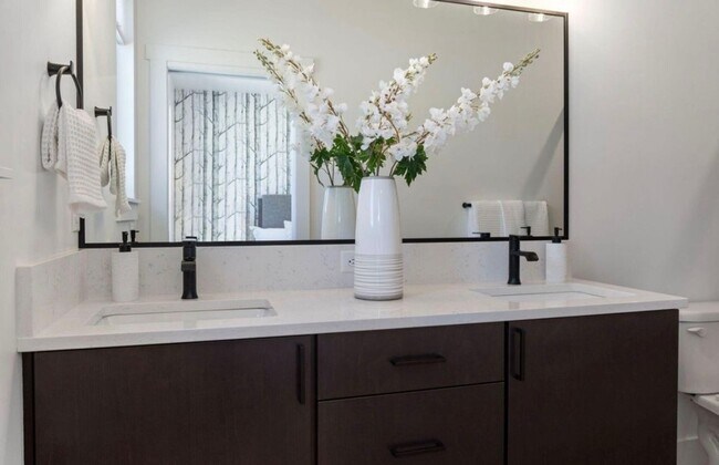 Building Photo - Gorgeous BRAND NEW 3-Bdr/2.5-bath with Loft in beautiful Sunset Meadows! -Sisters, Oregon