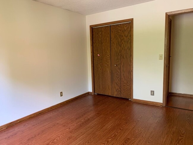 Building Photo - 3303 Eddy Ln