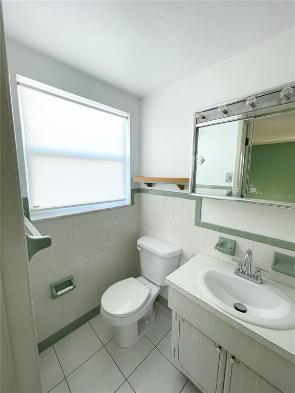 Building Photo - 10120 Willow Dr