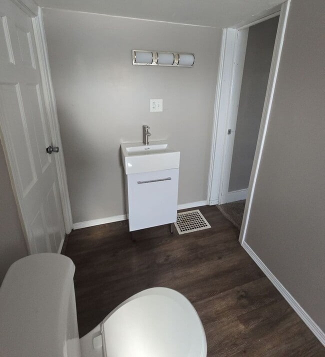 Building Photo - For Rent: Piqua Ohio - 2 Bedroom 1 Bathroom