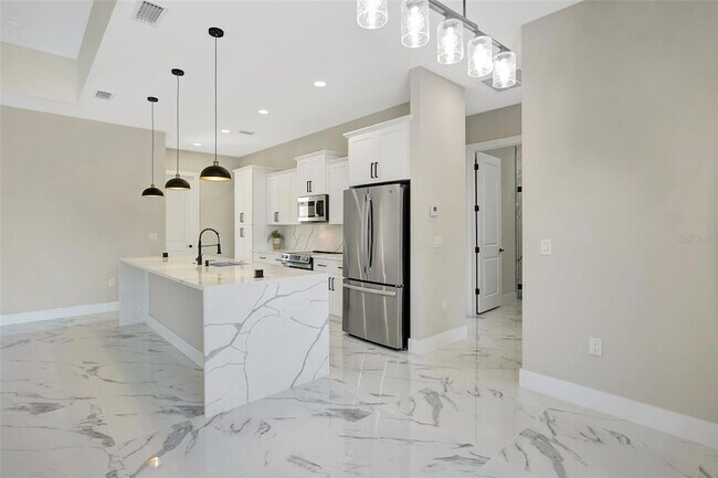 Building Photo - 212 Fairway Rd