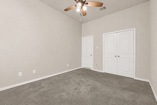 Building Photo - 5104 Chapel Heights Dr
