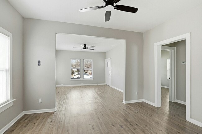Building Photo - 1230 Hammond Ave
