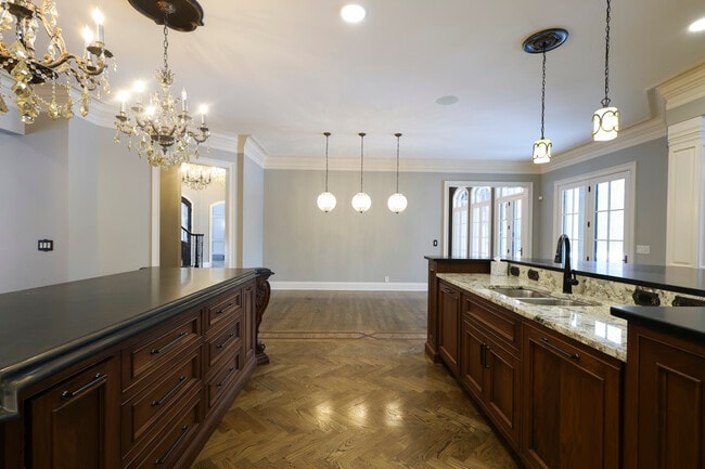 Building Photo - 9020 Whisperinghill Dr