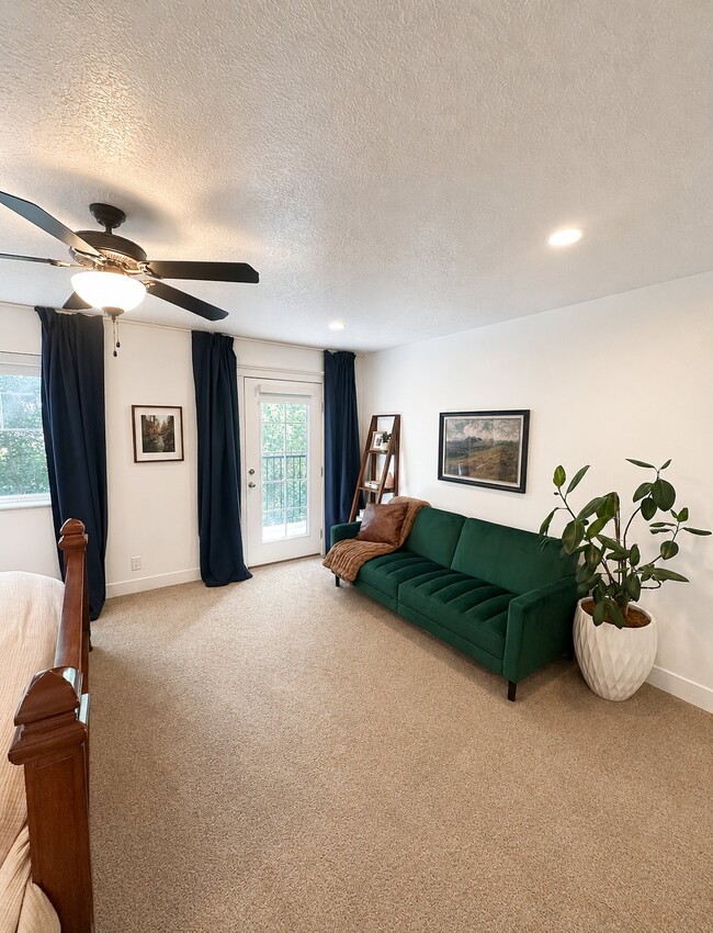 Building Photo - 240 W 1030 S