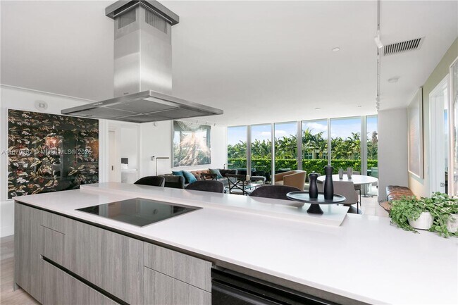 Building Photo - 360 Ocean Dr