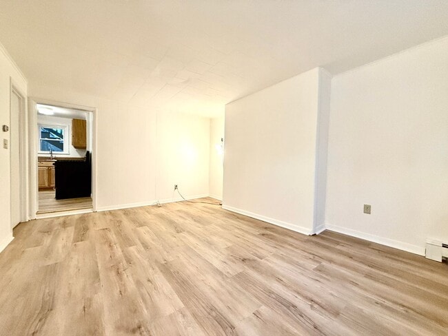 Building Photo - 473 Wilbur Ave