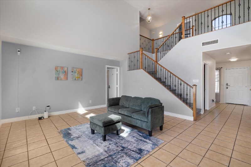 Building Photo - 7315 W Cordes Rd