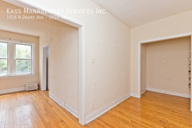 Building Photo - 1916 N Drake Ave