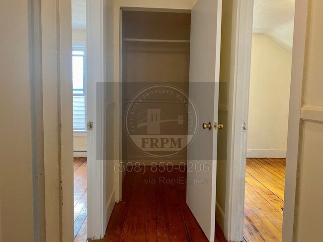 Building Photo - 118 Seabury St