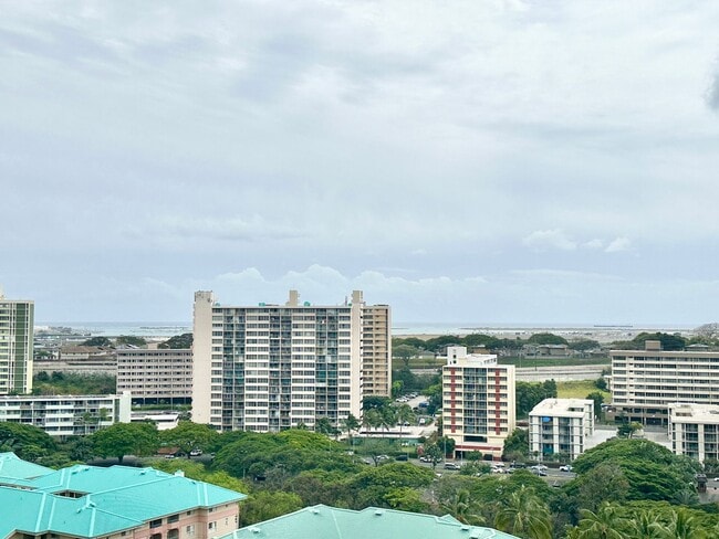 Building Photo - Golf course and Ocean Views  from this 3 bedroom 2 bath condo!