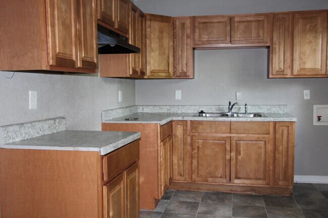 Building Photo - 637 Leacrest Ave
