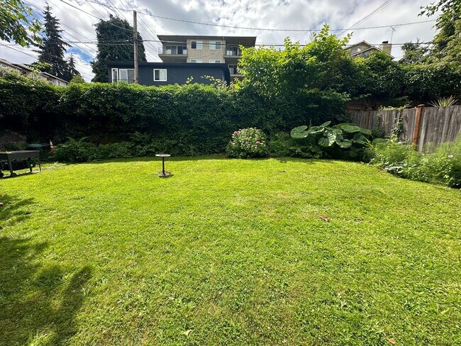 Building Photo - 69 Etruria St