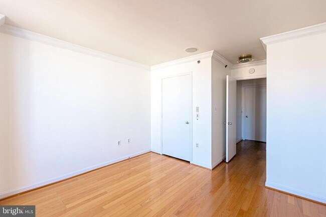 Building Photo - 1230 23rd St NW