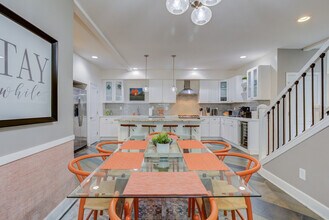 Building Photo - 373 E Morris St