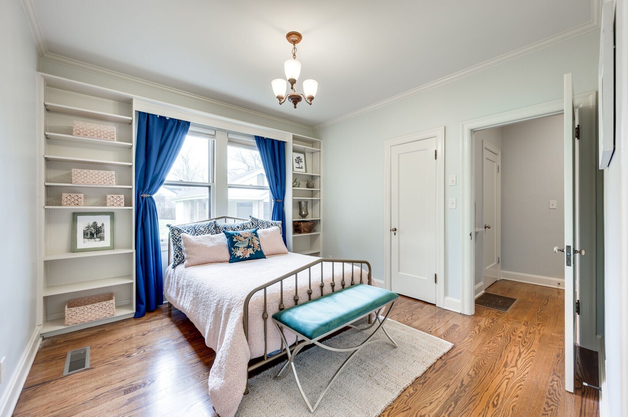 downstair 2nd bedroom - 4206 Farrar Ave