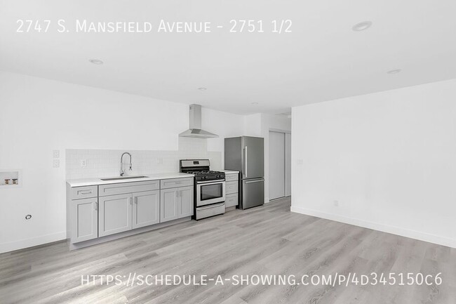 Primary Photo - 2747 S Mansfield Ave