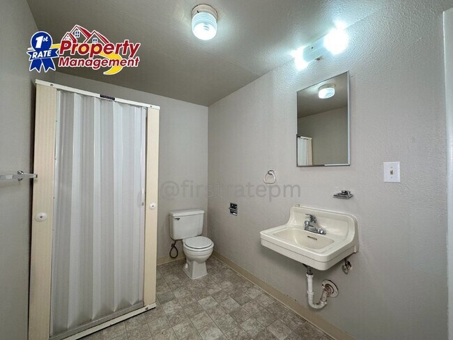 Building Photo - 1625 S Taggart St