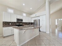 Building Photo - 200 Tayman Park Ave