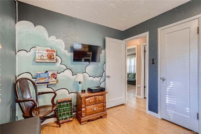 Building Photo - Great Location!  Updated Bungalow 2 bed, 1 bath with a bright open floorplan- fences yard- $500 o...