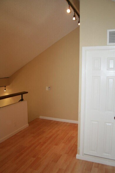 Building Photo - 169 Lemon Grv