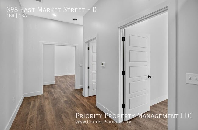 Building Photo - 398 E Market St