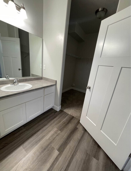 Master bathroom/closet - 4192 W McKellen Dr