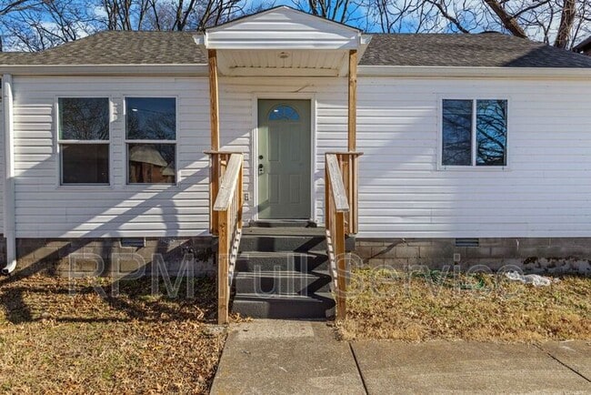 Building Photo - 2138 25th Ave N